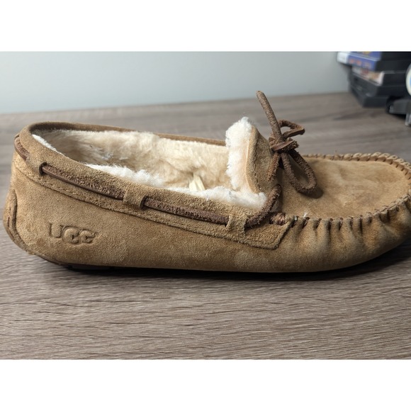 UGG Australia Dakota Moccasins Slippers Suede Leather Laces Beige Women's Shoes - Picture 9 of 12